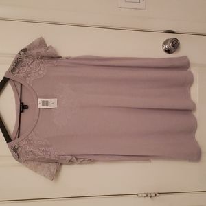 Torrid Sz 2 Light Gray Lace Sleeve Embroidery Top NWT